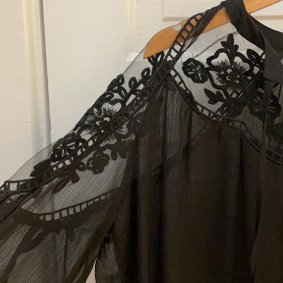 Hayden Los Angeles Sheer Top // Floral Detail - Picture 4 of 4